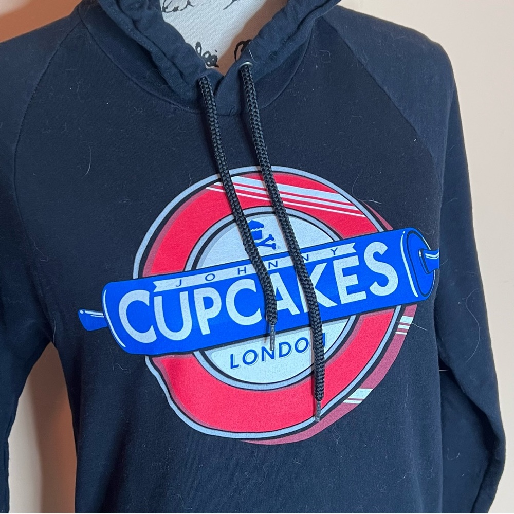 💚Johnny Cupcakes hoodie - Picture 2 of 7